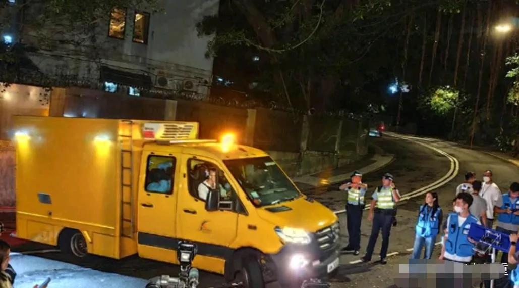香港十月多起悲剧，背后都指向同一个问题……短短十余天，香港接连发生多起自杀事