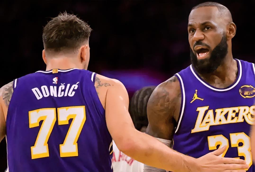 有一说一，今日东契奇和詹姆斯根本不在一个级别！！詹姆斯:本场比赛上场33分