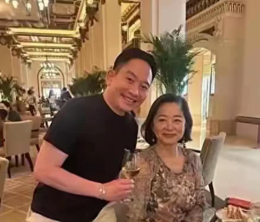 曾经的弟一美女，现在的老太太，你会不会认不出她是谁了呢？