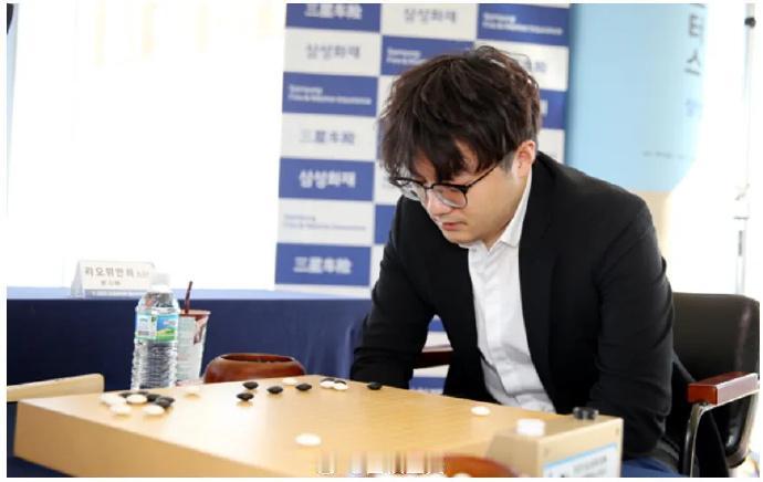 恭喜中国廖元赫夺得第30届三星杯（2-0胜中国丁浩），这是他的第1个世界大赛冠军