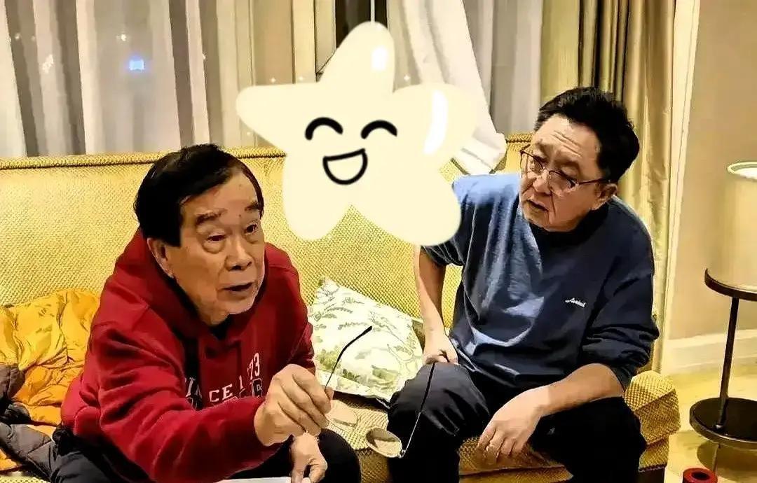 于谦给师父石富宽办七十五大寿，包下整层会所，提前一周盯菜单盯布置，当天全程端茶递