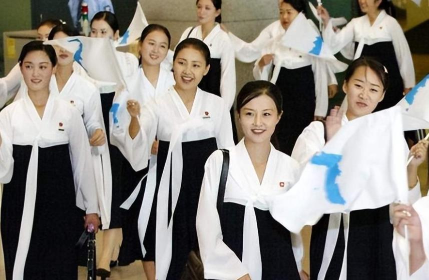 朝鲜突然让在北京的不少朝鲜女性员工回国了。最近北京不少人都纳闷，以前那些在朝鲜餐