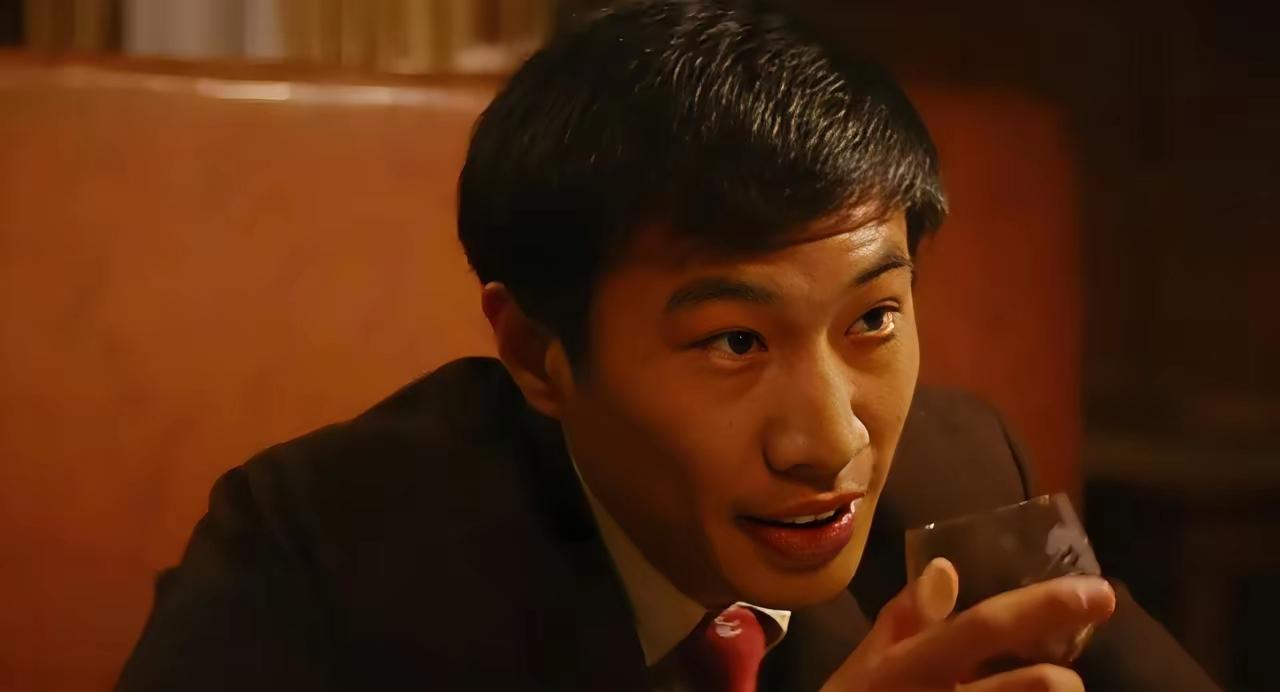 放一张神图你才出来他是哪位吗？[滑稽笑]