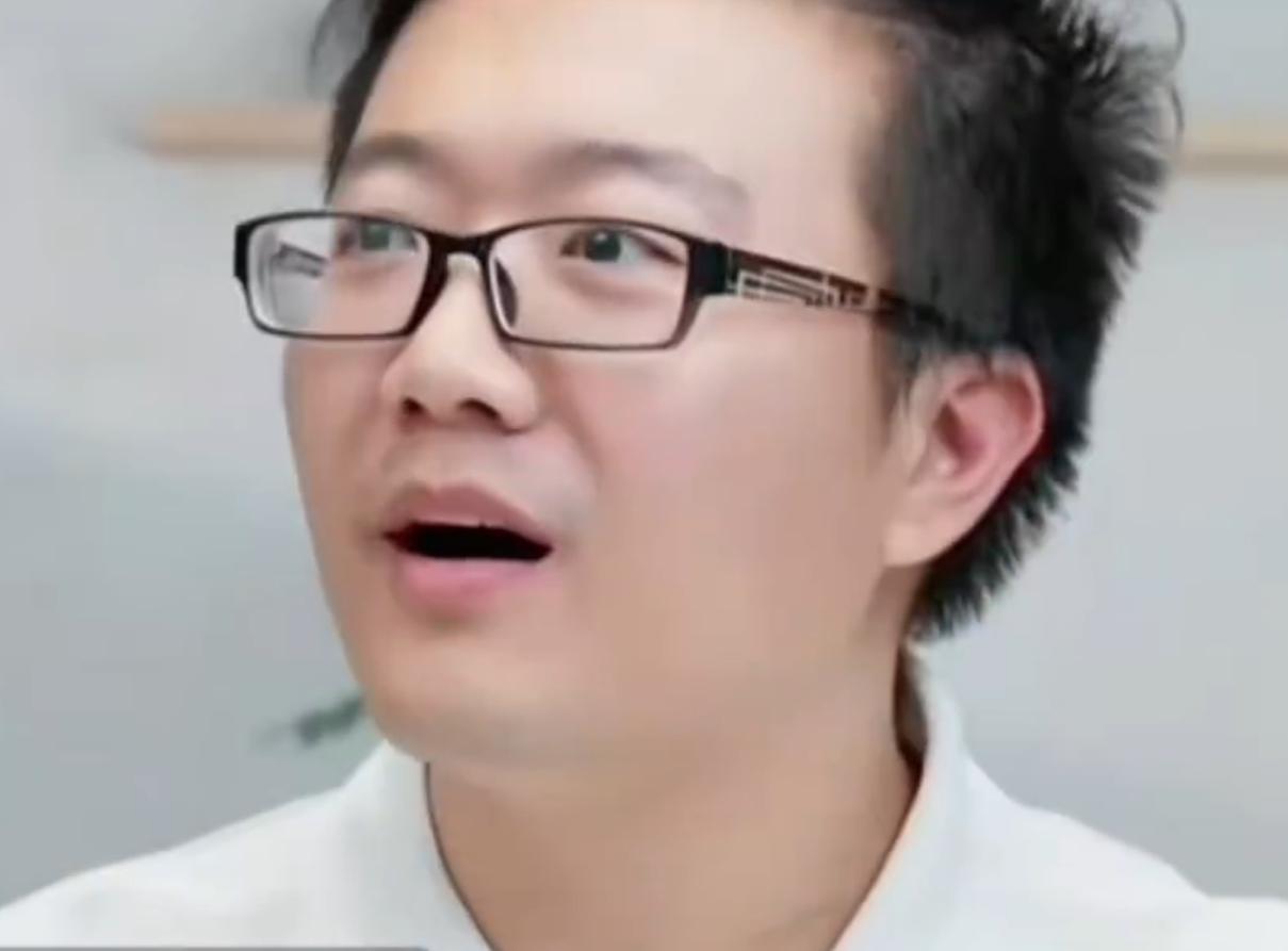 莱维对蒯曼的问题，看的一清二楚。他不客气指出：蒯曼想打混双没问题，但是要看