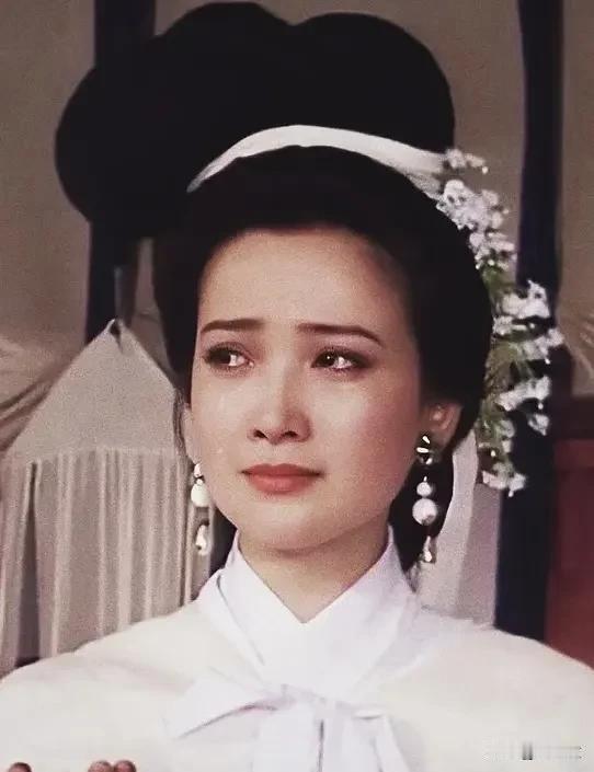 每次有何晴这种美人去世，都有人在底下评论说“只有我觉得她只美不动人吗”“只有我g