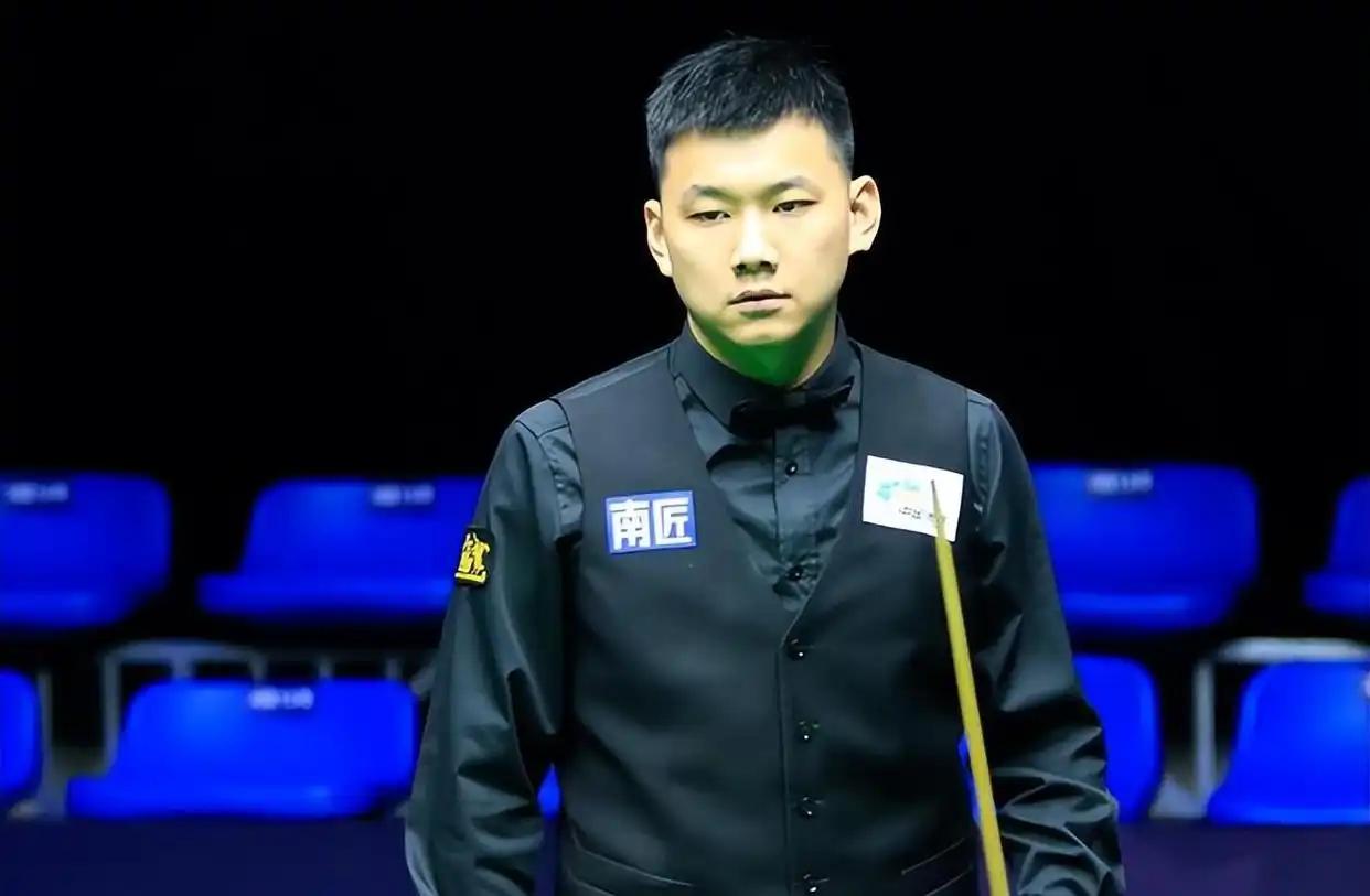 刚刚结束了一场2026斯诺克世锦赛资格赛第二轮，世界排名第50位的龙泽煌，10-