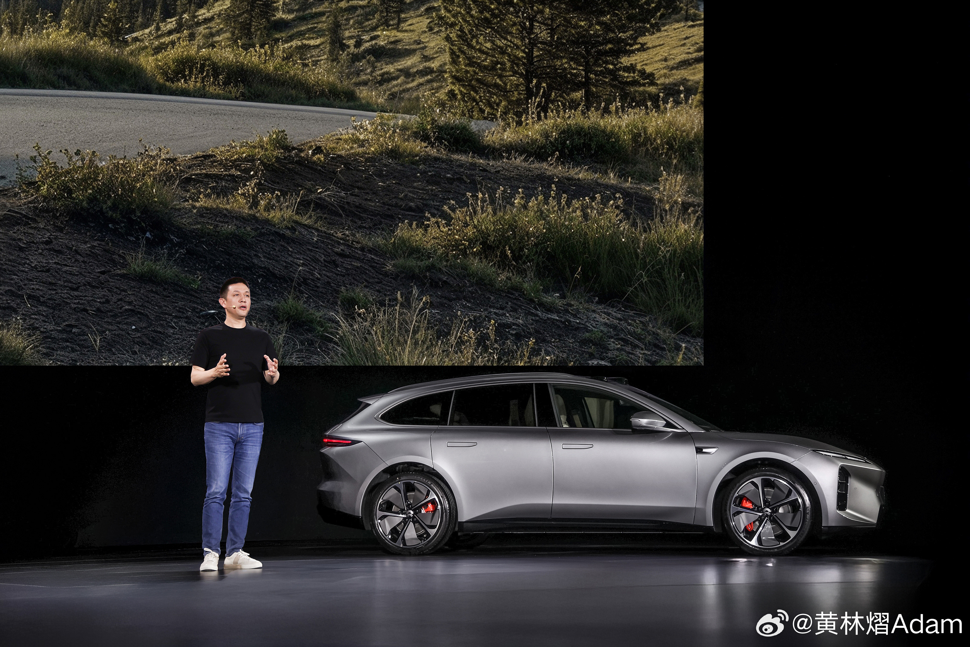 纯电旅行神车-ET5T强势更新！ET5T终于更新了，标配29.8万起步，但是蔚来