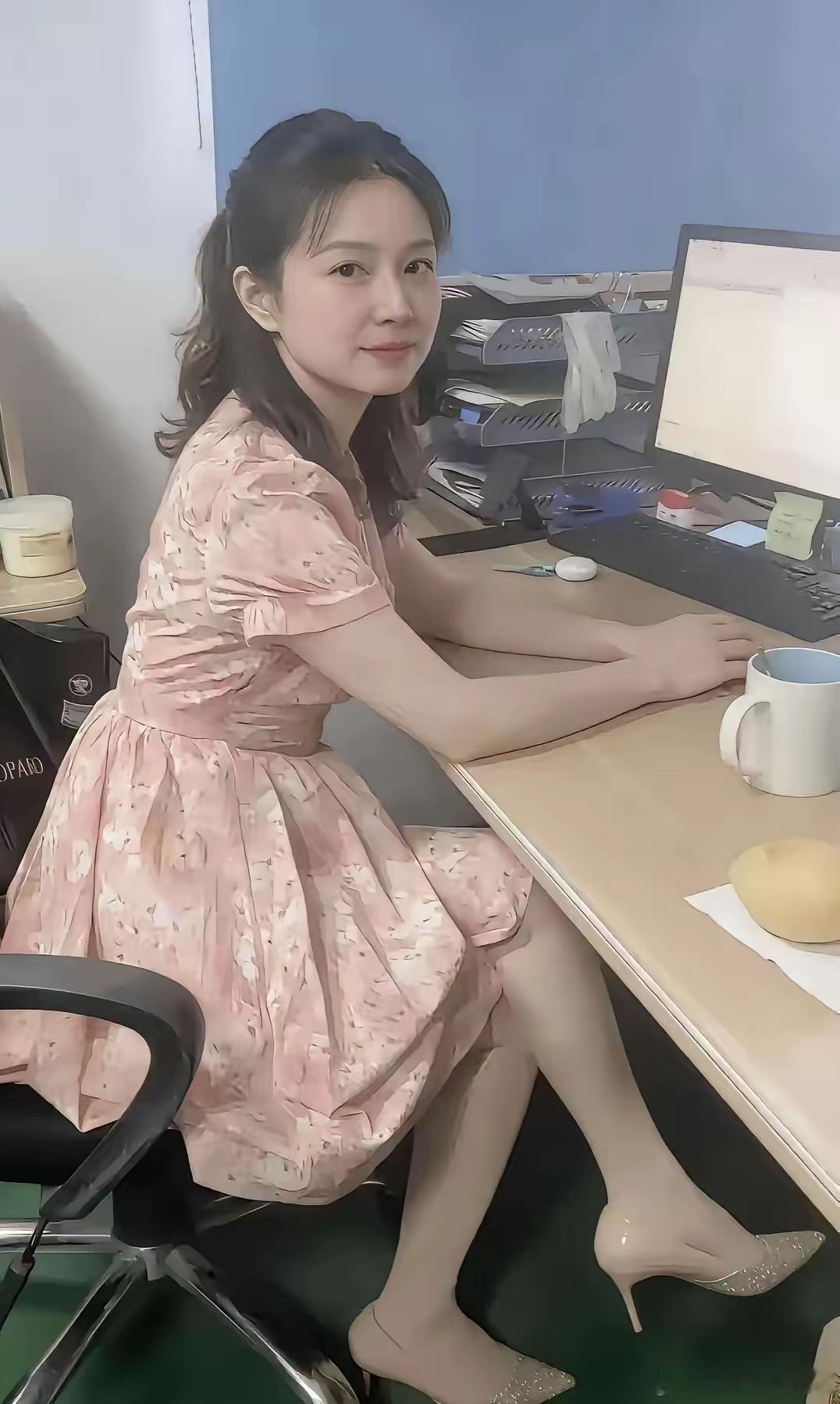 公司新来的会计，看起来很好相处