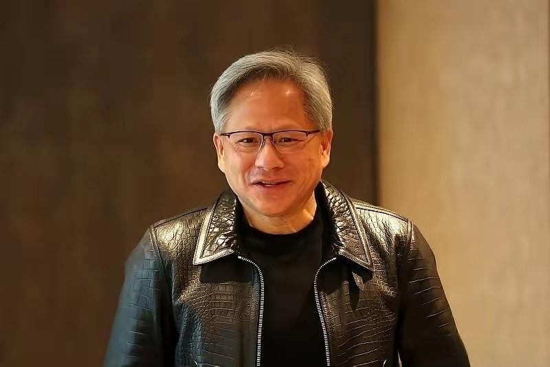你说气不气人？英伟达老板黄仁勋，63岁了，刚拿下美国国家科学奖章，全球AI圈顶流