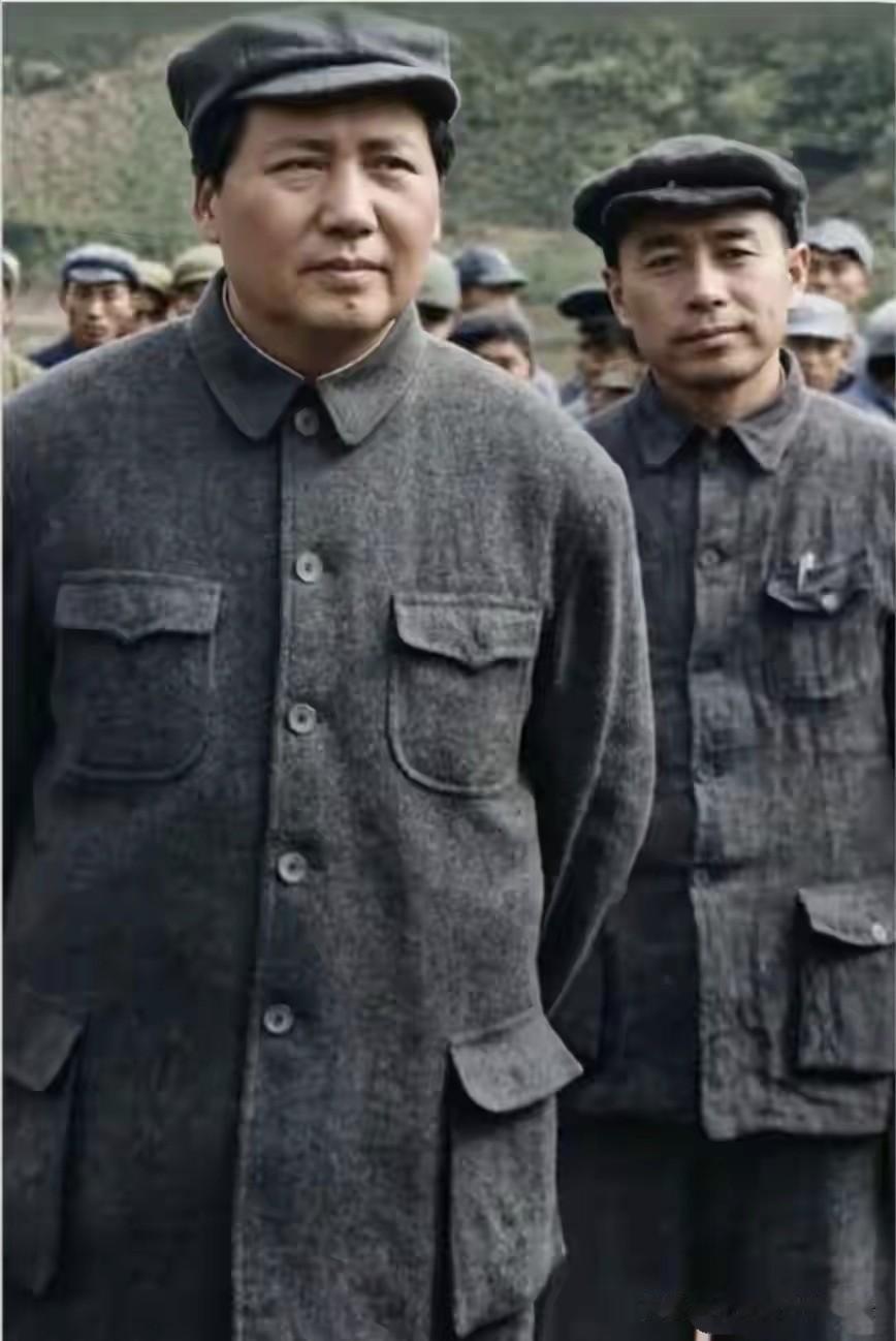 毛主席和周总理两位伟人是一心为民族谋发展谋幸福！从来不考虑自己！两位是践行全心全