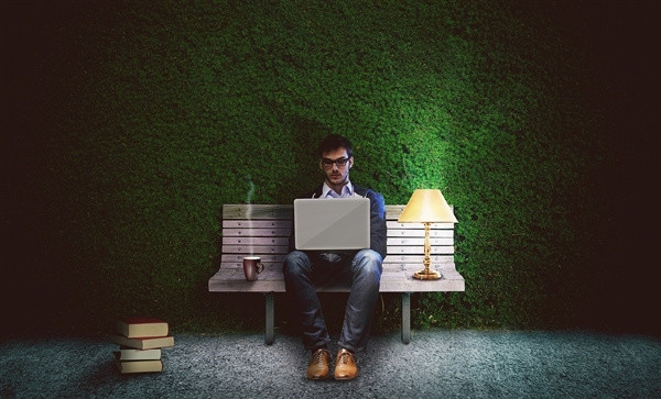 【谷歌DeepMind工程师：想进入顶尖AI实验室得拼命干】近日，谷歌...