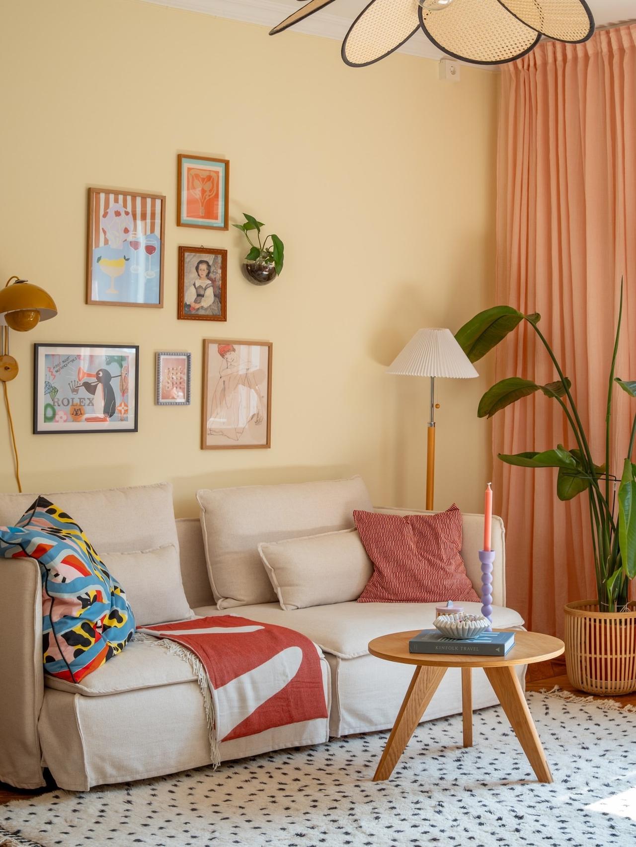 粉色柔焦搭配焦糖暖意，39㎡小窝藏满温柔氛围感低调又高级的装修是什么样子的?家