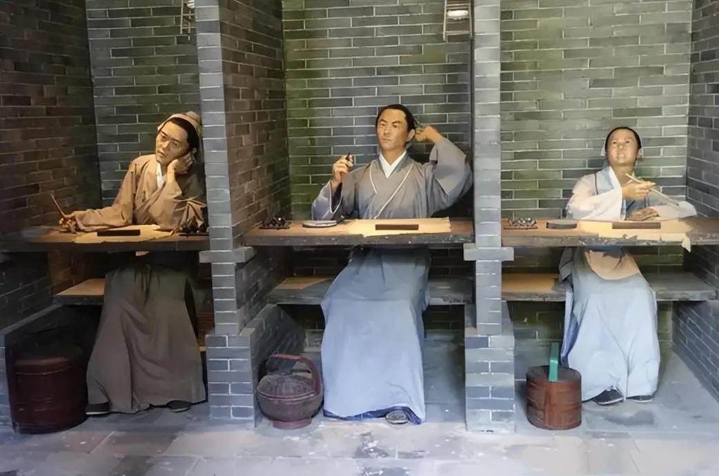 古代没有后台的人，大多数是什么下场呢？1850年的清朝，200万人挤进县试考