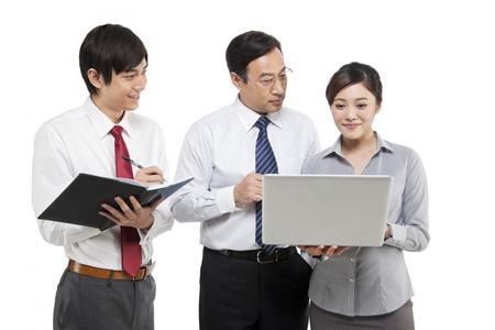 标题：出轨领导被举报后，公司瞬间崩塌，真相震惊所有人——真实案例揭秘李然是这