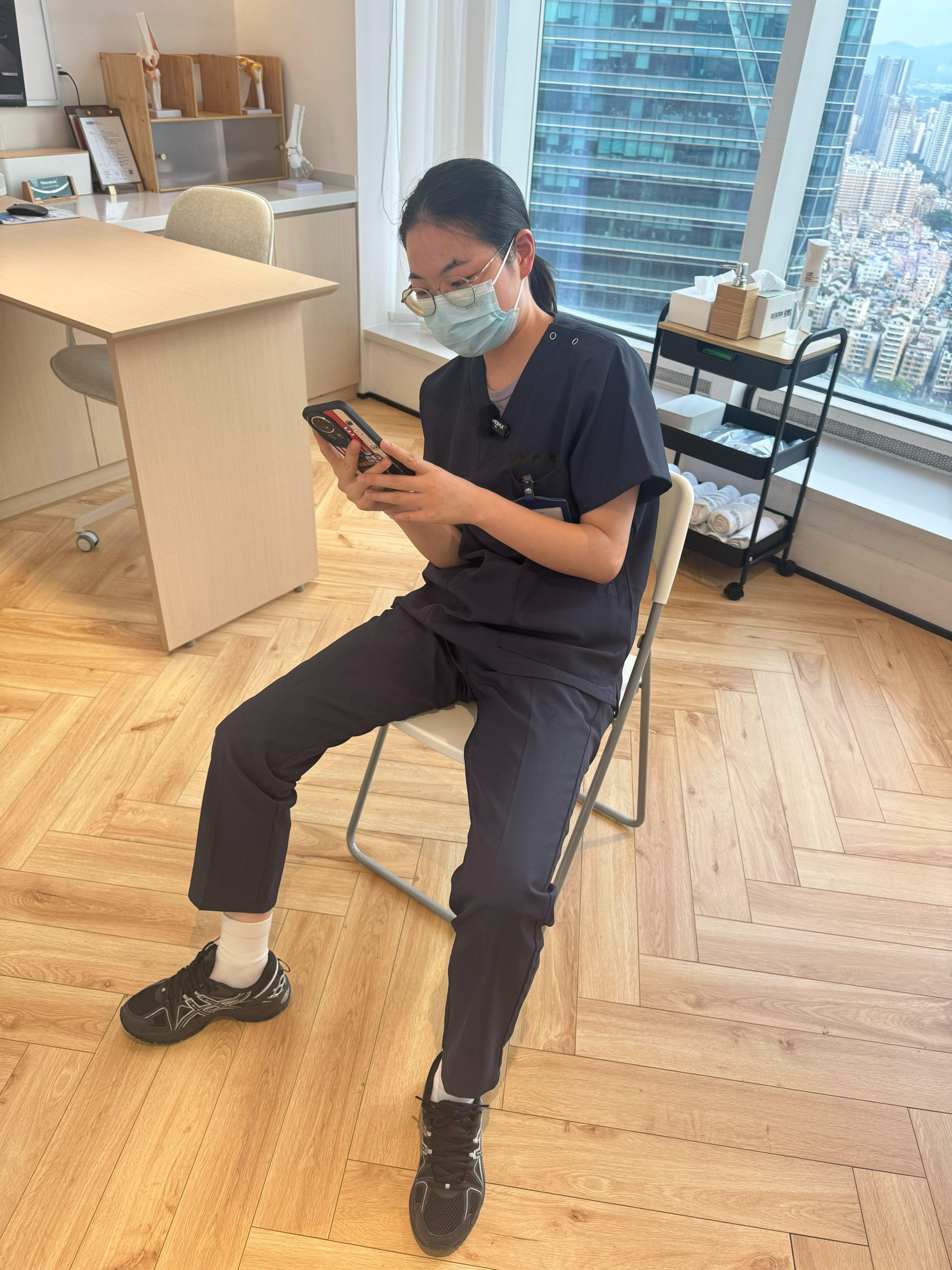 来来来，周一下午看看，你们是不是这样坐的[笑着哭][笑着哭]​​​