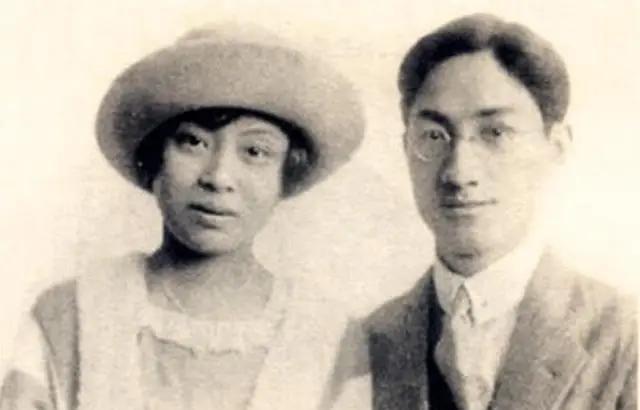 徐志摩白天嫌弃原配张幼仪，晚上却依然和她行夫妻之事。在移情林徽因的同时，还让张幼