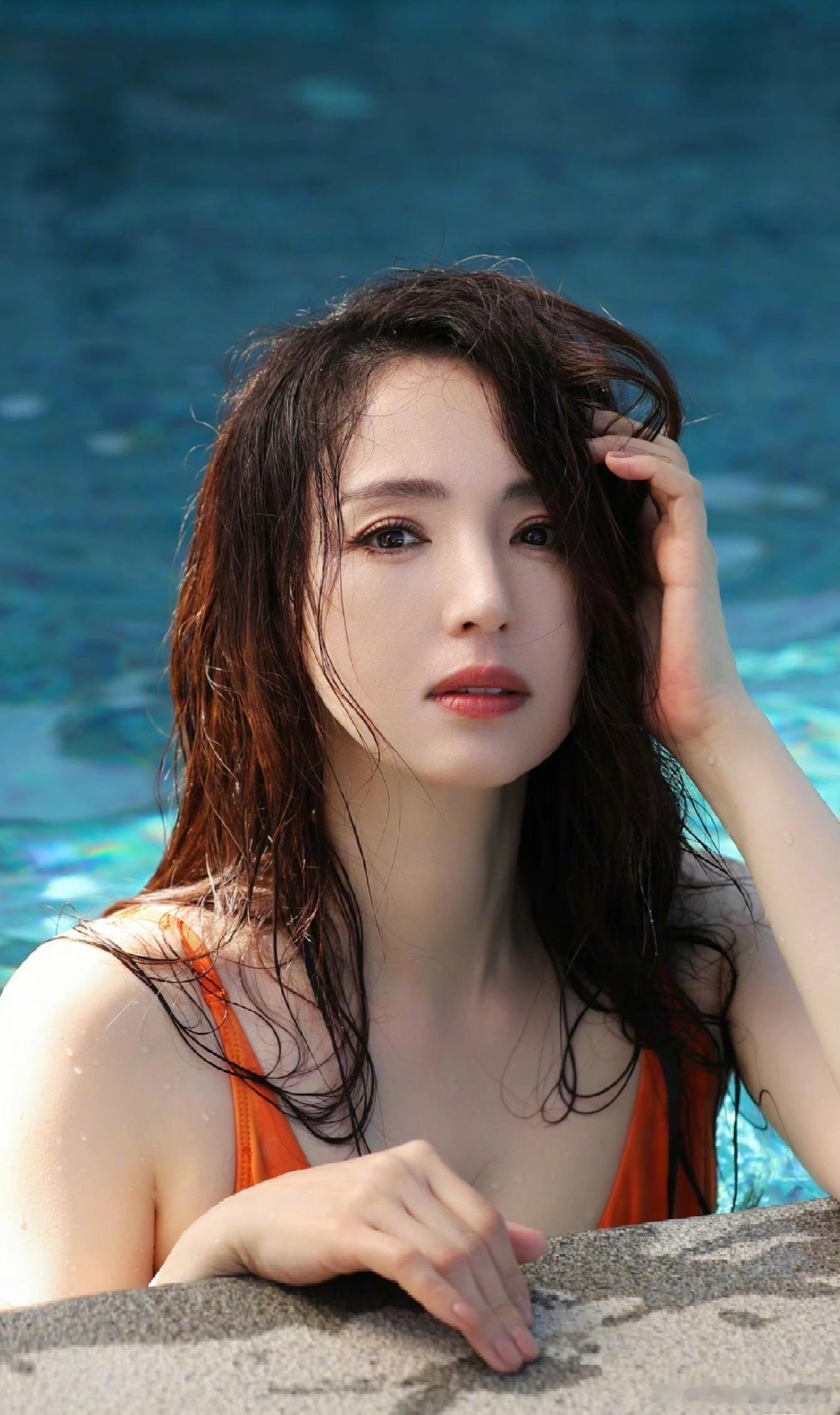 原来高云翔之前还有婚姻真的假的这是高云翔前妻的第一个妻子长相。。世界是个巨大的