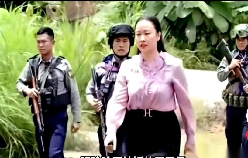 那个叫明珍珍的女魔头，账总算是结了。法槌落下那一下，不是给她一个人的，是给背后