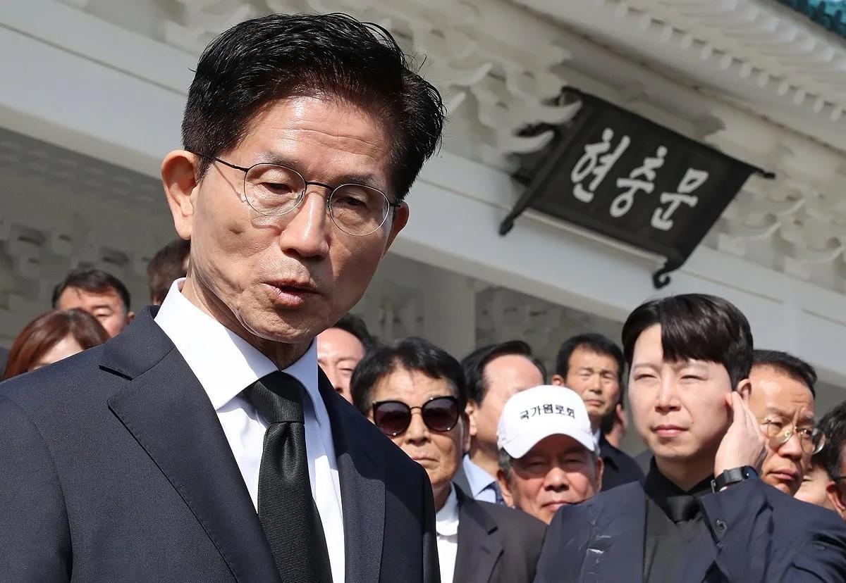 “金正恩+希特勒，也没有这种事”金文洙反对弹劾曹喜大，这个“倒忙”帮的太低级