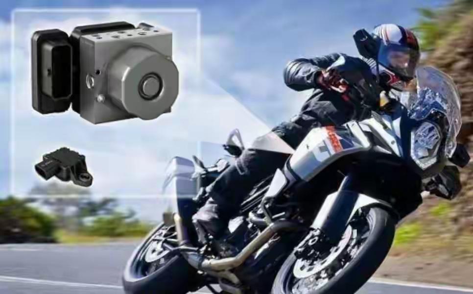 摩托车ABS/CBS/TCS怎么选？专家一句话说透CBS（联动刹车）：捏前刹