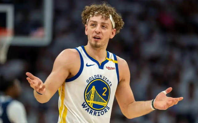 比赛虽然输了，但我认为勇士正走在正确的方向上对波杰的使用，终于正确了可惜库里