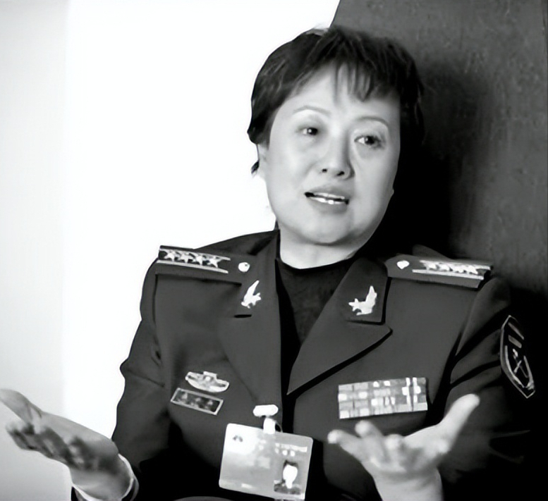 军中女贪，仰仗“独门绝技”步步高升，征服多位领导，接管309医院之后，医院负债竟