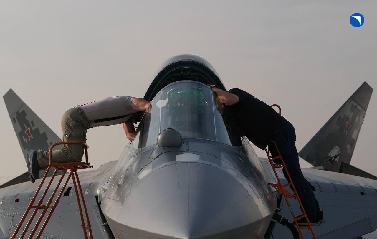 迪拜航展收官，俄罗斯苏-57E战斗机组图。​​​