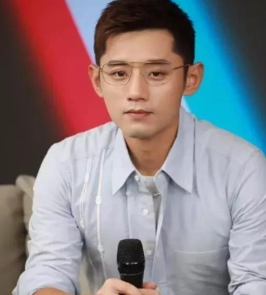 某些人别瞎指挥了！让张继科当教练？信不信他带三天就能把训练馆房顶掀了？就藏獒当