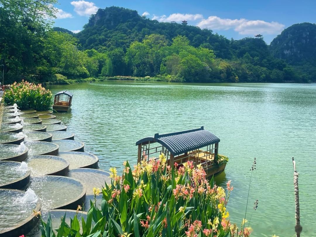 向往M8暖心细节，携宠游吊水壶风景区前往吊水壶风景区的这趟自驾，山林茂...