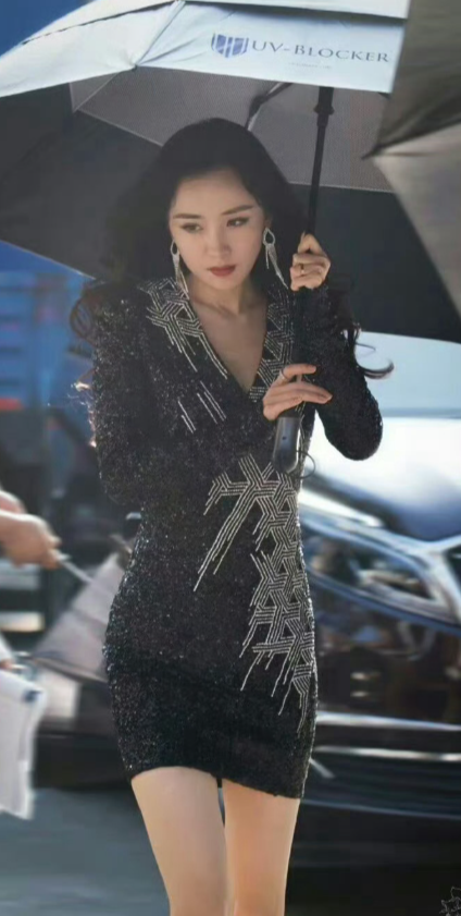 大幂幂这才真实啊，不像某人，从来不垫​​​