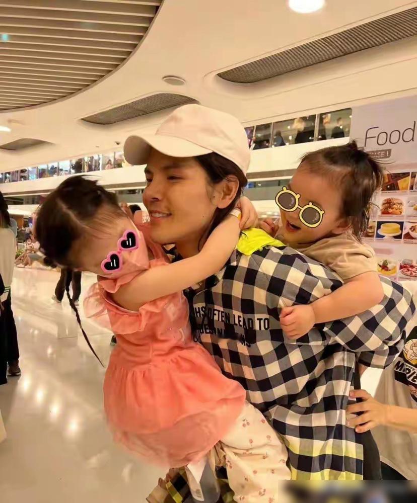 12月12日，郭碧婷回应与向佐长期分居！当一个40➕的女人说出“不用嫁鸡随鸡