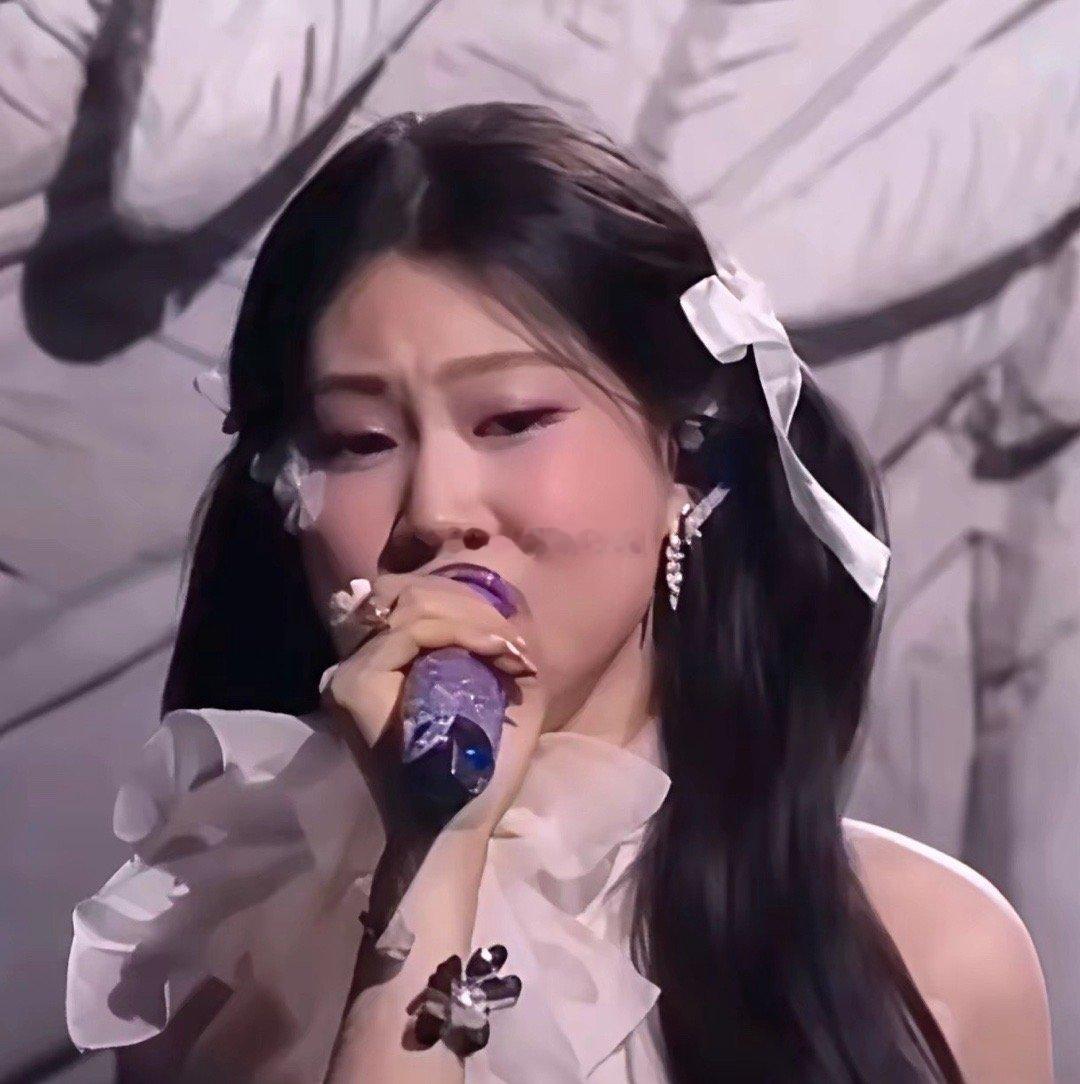 没有圈内好友劝一下小沈阳夫妇吗？当事人“身在此山中”确实不觉得，但局外人往往一眼