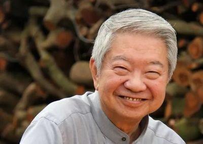 蔡澜说：“男人不要省好色的钱。好色是有时效期的，你过了这个年龄，就对美色没兴趣了