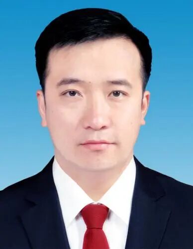 任代县长1天, 邹一帅当选县长