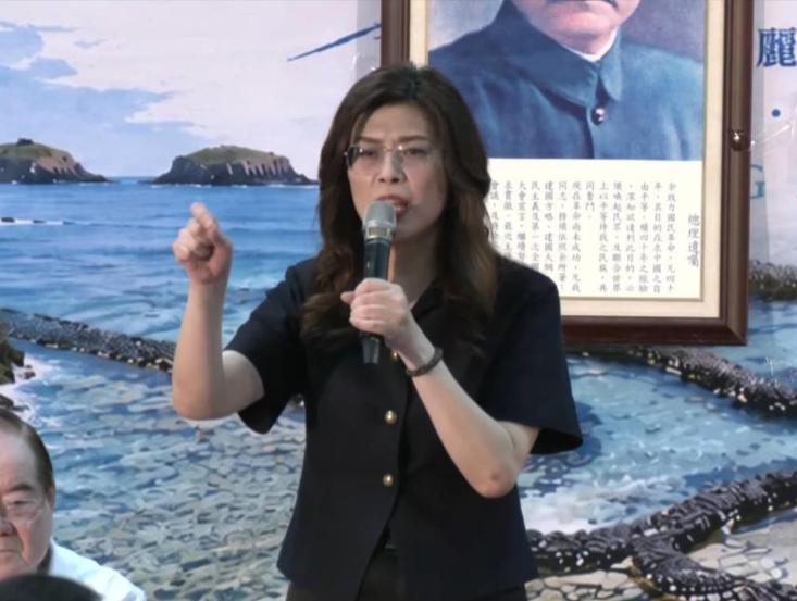 就在刚刚，中国“国民党主席”郑丽文发表声明，7月8日，郑丽文在中常会中，