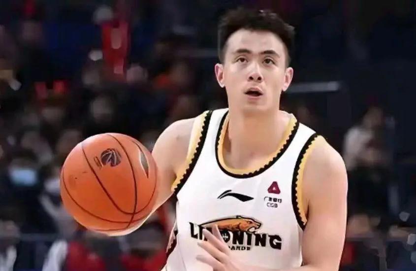 30岁的赵继伟会选择转会吗？面临现实问题加盟北京北控不是不无可能。近日，有关赵