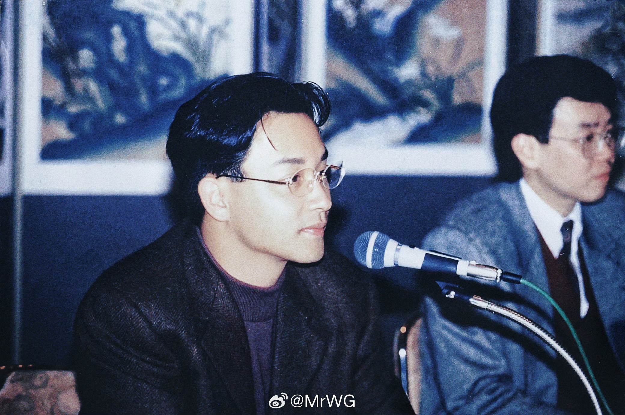 张国荣搭乘花絮去幕后常家二少，苏到海外，萌帅眼镜🤓哥哥，这优秀的下颌线轮廓?