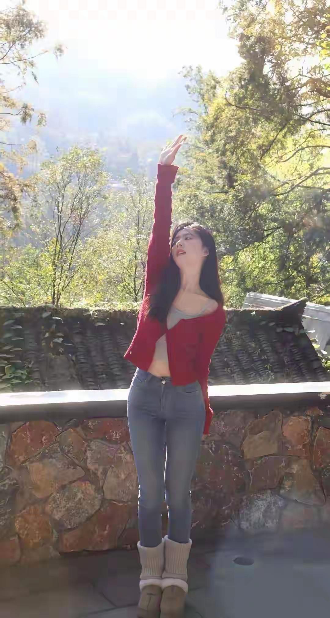 春日生活打卡季逃离城市，奔赴山野，在阳光里找回最松弛的自己