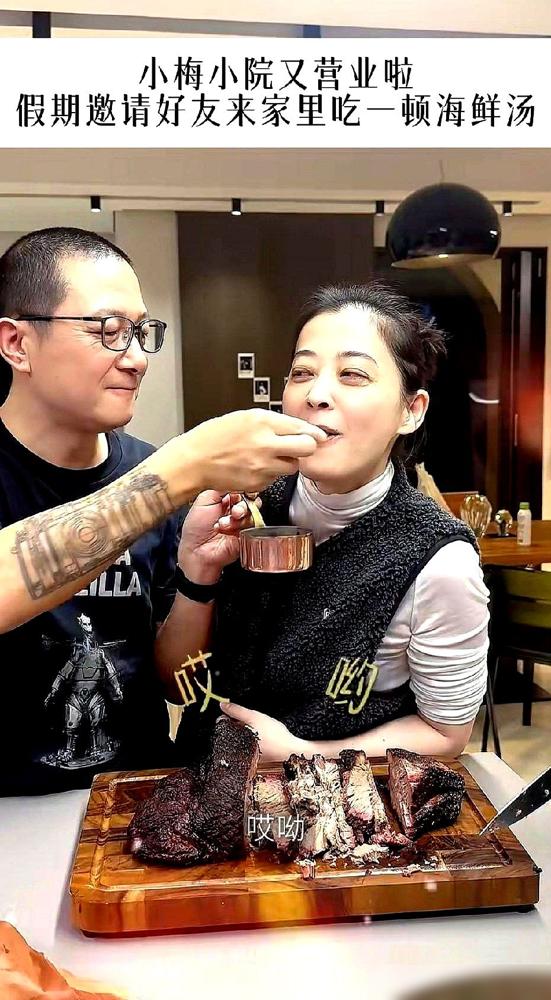 50岁的梅婷，一边带孩子一边拍戏，活得松弛又高级，剧本接到手软，凭什么她就能逃过