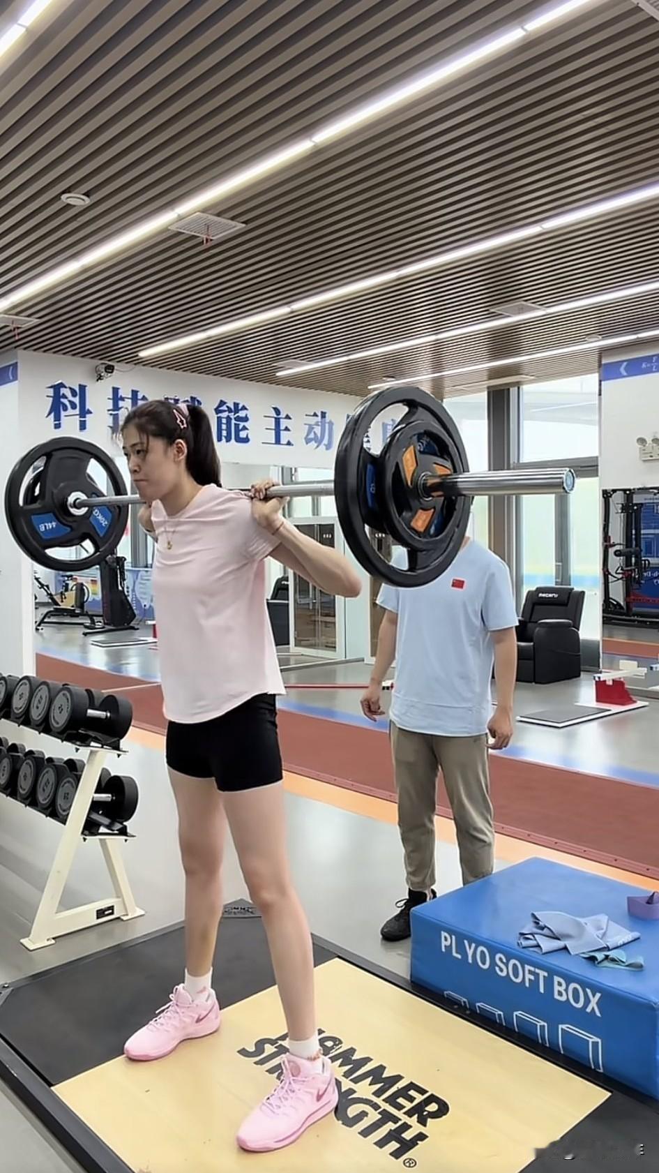 大赛在即，李盈莹孤独一人留在天津康复训练，她的天津队友都去哪了？现在是地方队
