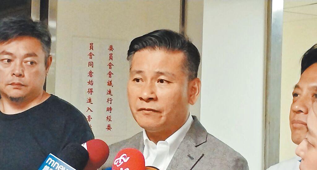 反恶罢朱立伦开始行动规划韩国瑜、赵少康全台宣讲大罢免将进入第三阶段，国民党