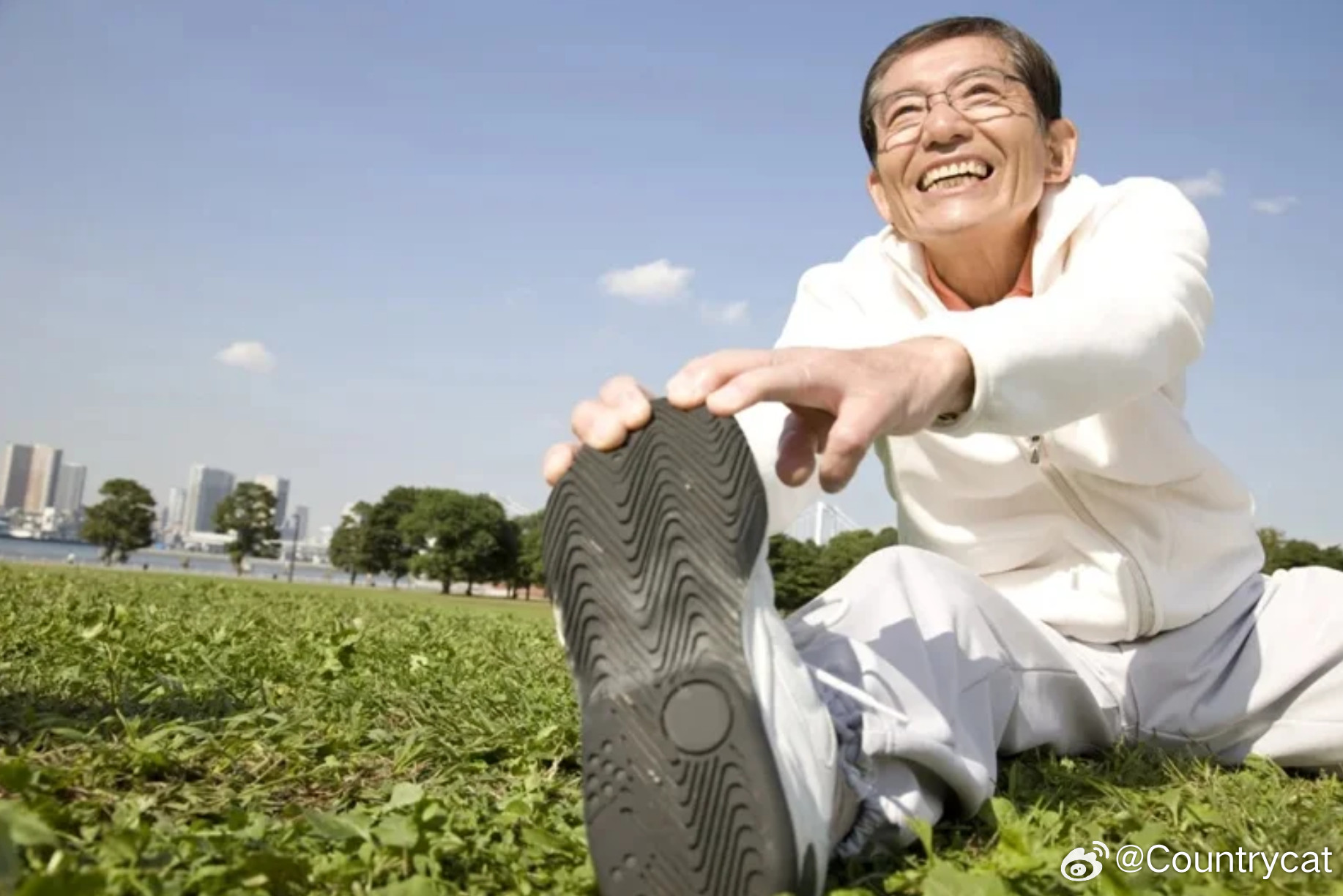 放弃高薪回聘！62岁前高管转行做夜班理货员：少通勤、少内耗更自在海外新鲜事日本