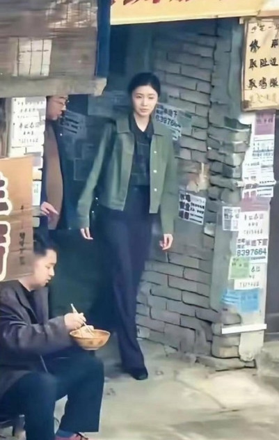 刘浩存这么土的衣服，穿在身上立马变好看了，身材比例逆天。