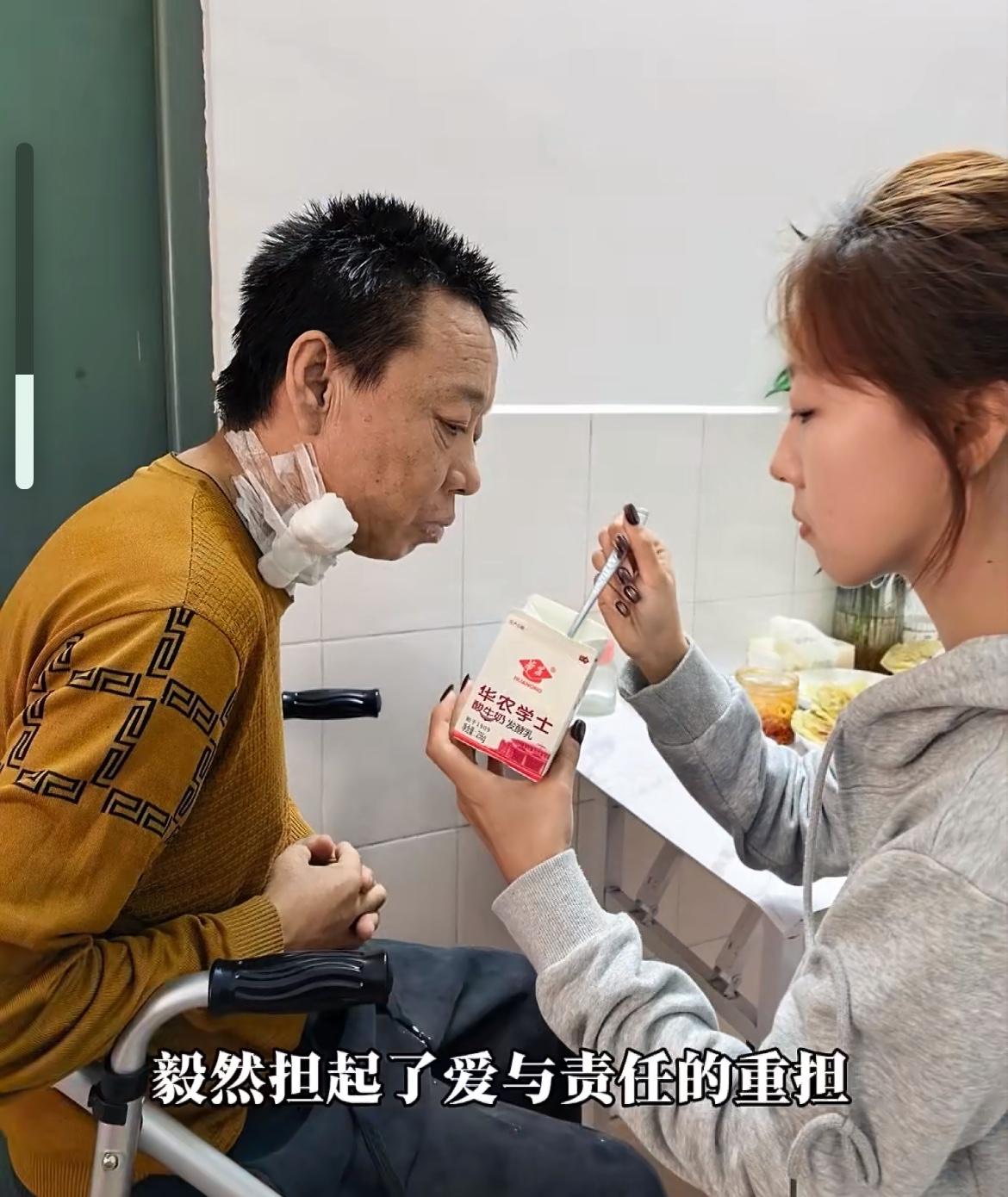 女孩来广州读研究生，把患尿毒症的爸爸带到身边照顾，太不容易了。女孩22岁，刚刚考