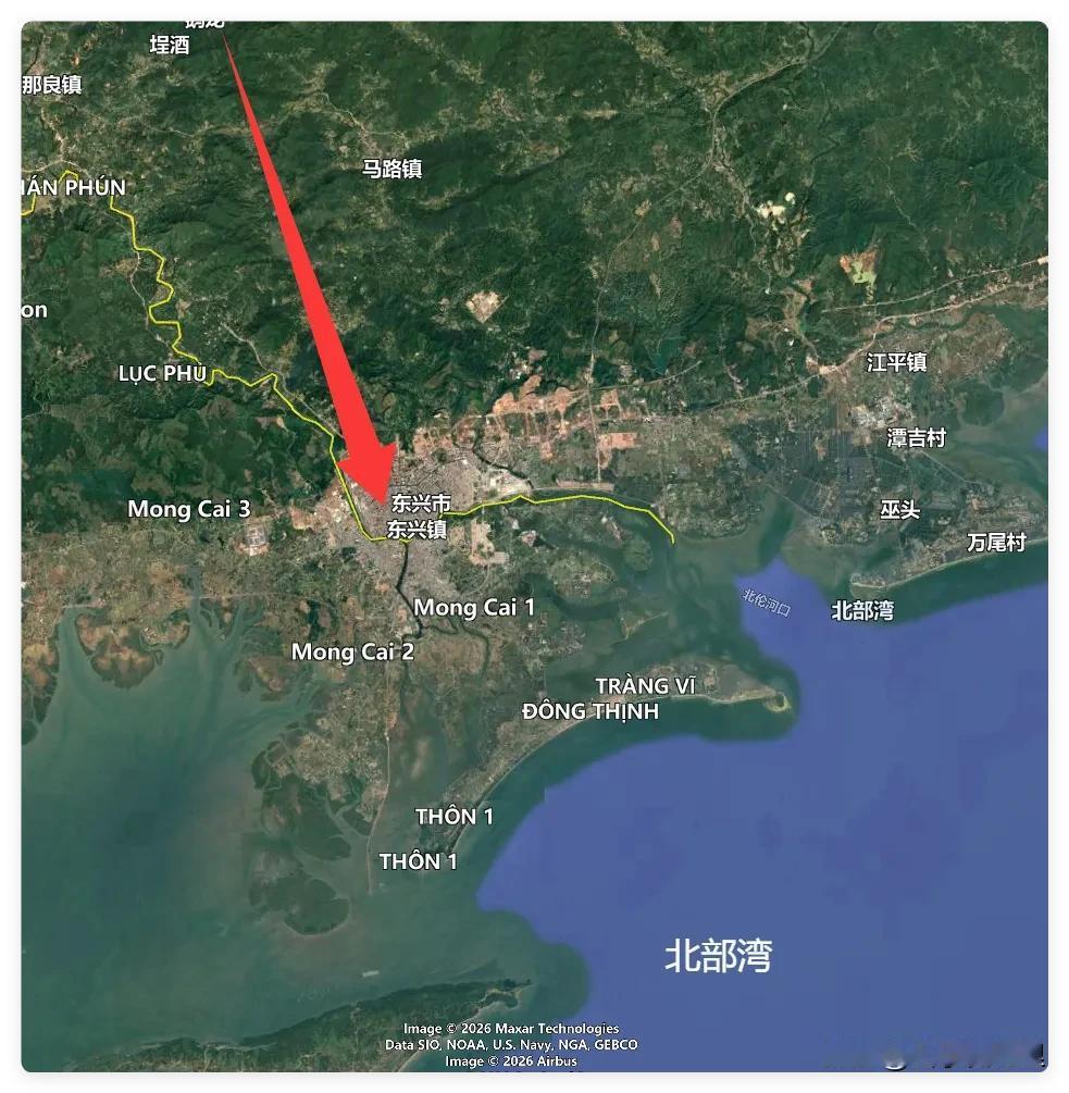 一条河两个出海口，中国为何偏偏选了那个“吃亏”的？你打开地图，盯着中越边境那条