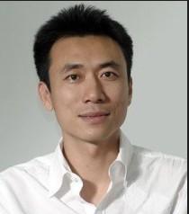 2008年，亿万富豪王微婚内与一名舞蹈演员秘密同居，随后回家要求与妻子杨蕾离婚，