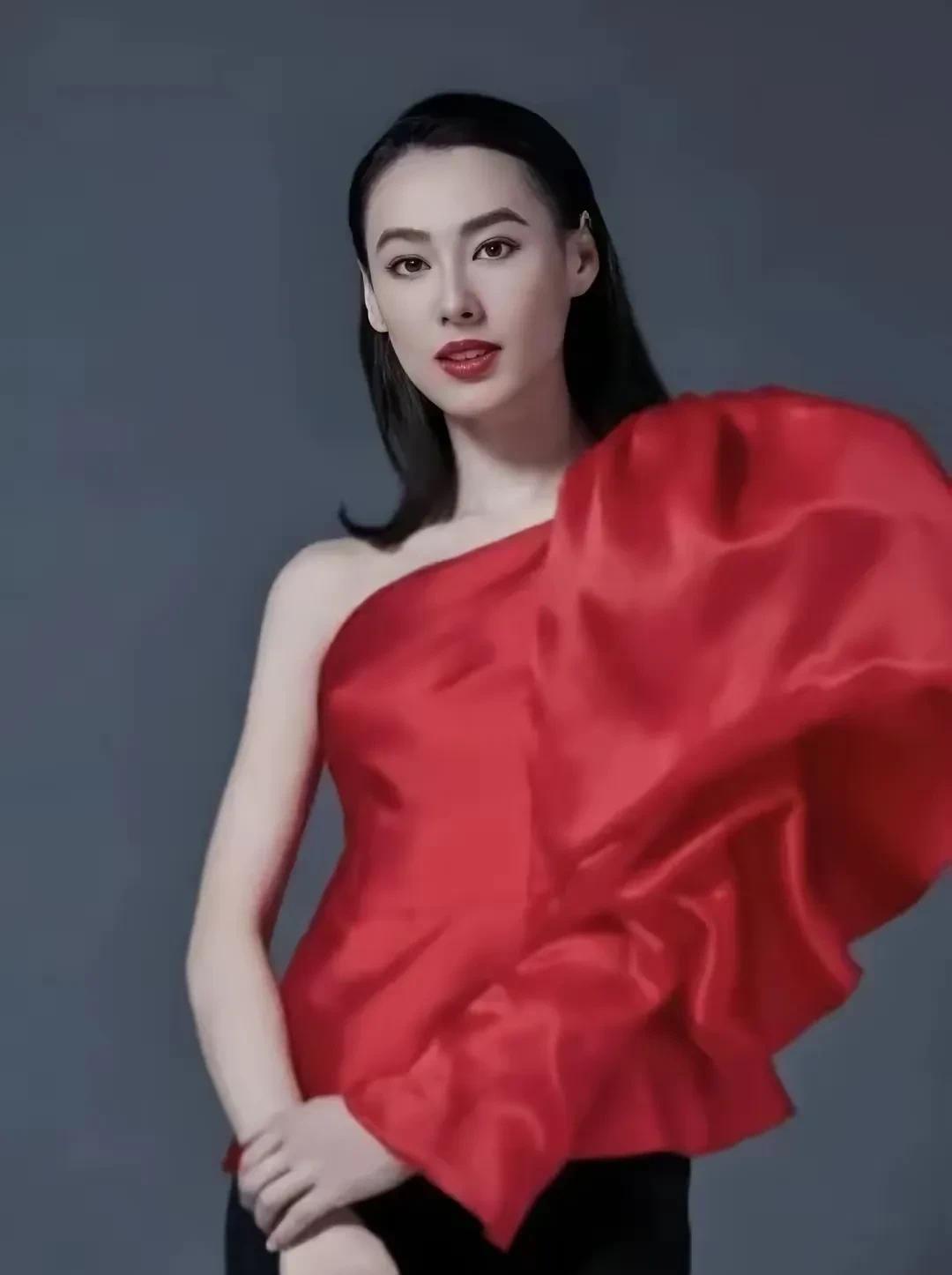 不出意外的话汪小菲和馆长吃饭时无意间聊起女儿，让我瞬间明白，为什么大S去世后