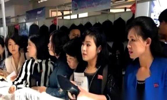 翻开今年的跨境贸易账本，有一个数据反常得扎眼。朝鲜对外做生意，九成以上的货都卖