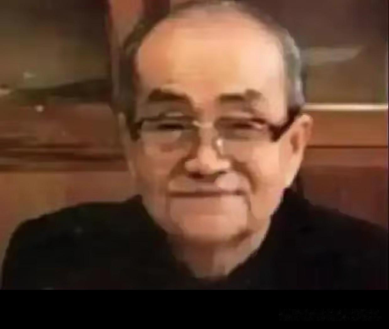 1981年，有人想趁机否定毛主席，胡乔木提出不再称“毛主席”，改叫“毛泽东”，但