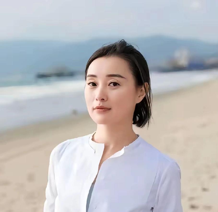 吴越53岁生日派对！于和伟惊喜助阵，谈及陈建斌婚姻观：结婚不骄傲，现在专